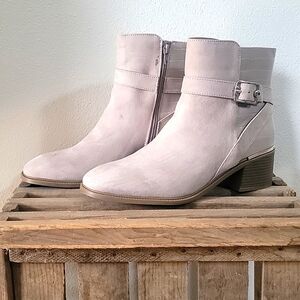Liz Claiborne faux suede ankle boots size 11